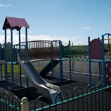 Дом отдыха Moore Bay Homes By Trident Homes