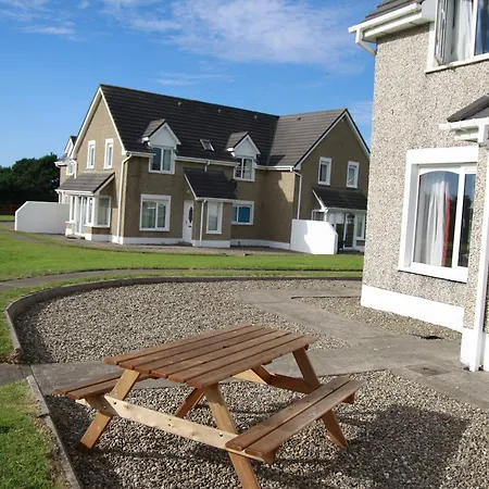 Дом отдыха Moore Bay Homes By Trident Homes Килки